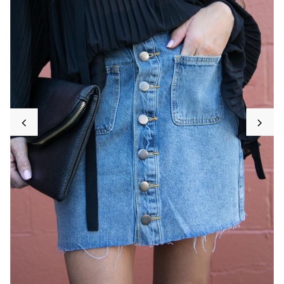 Vici Dresses & Skirts - Vici Pocketed Denim Skirt size medium